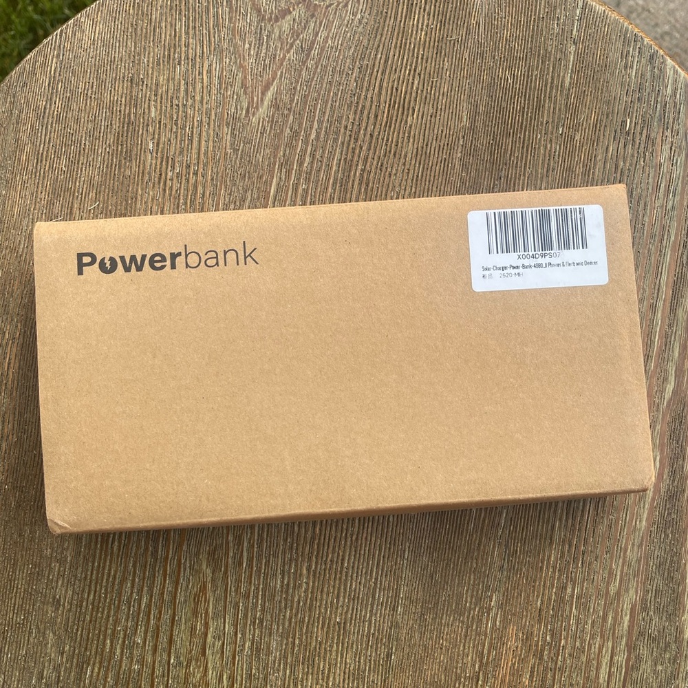 Solar-Charger-Power-Bank - Picture 3 of 7